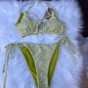 Berlook Bikini Swimwear with Textured Fabric 0001